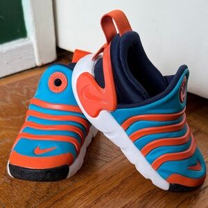 Nike Toddler Dynamo Go Vibrant Blue and Orange Sneakers